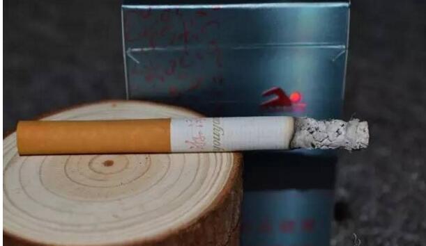 黃鶴樓游泳回歸,爺爺輩最喜愛的香煙品牌