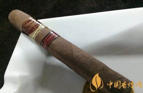 非古雪茄Padron帕德龍Family Reserve No45 Maduro評測