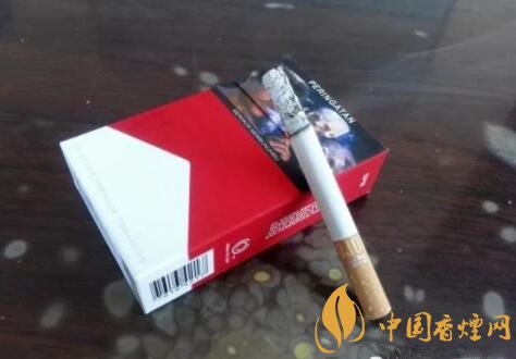 印尼完稅新款硬紅萬寶路外包裝欣賞及口感測評